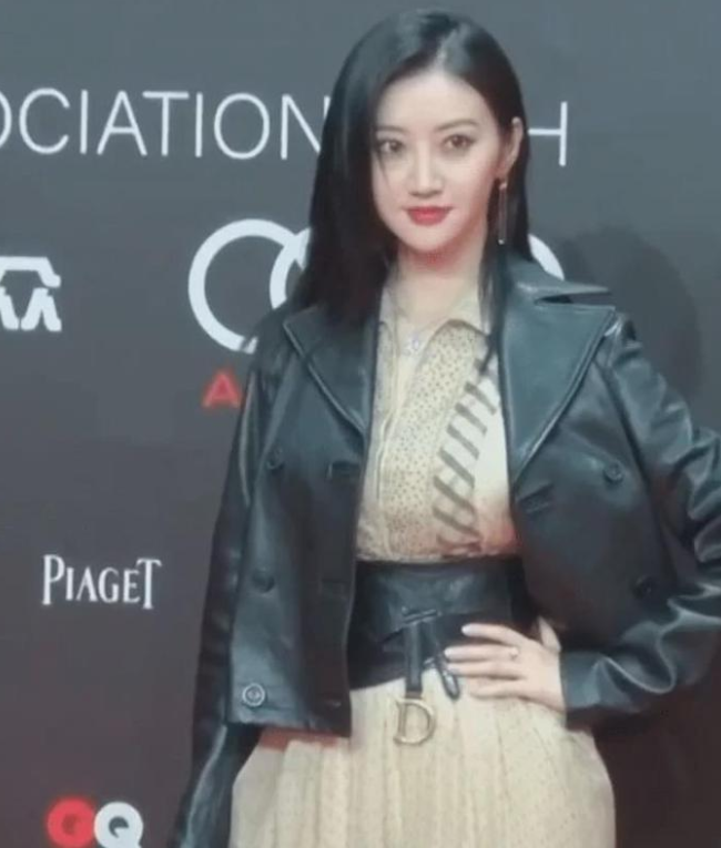 明星|“一胖毁所有？”这两个女明星变胖之后，一个更撩，一个更美