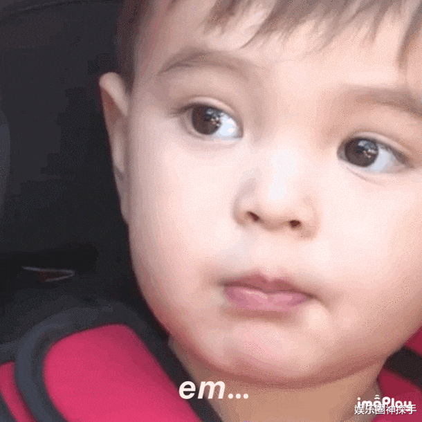 马雅舒|马雅舒晒一双儿女合影，两娃都是高颜值，一时分不清谁更好看