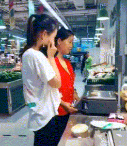 咸蛋的小姐 医生问我看到了什么？我说有一群人在游泳，网友：放大再看看