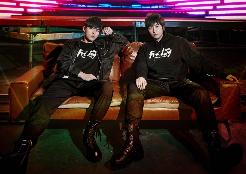 刘銮雄|五月天合体周杰伦狂吸2250万粉 两大天王还联名做这件