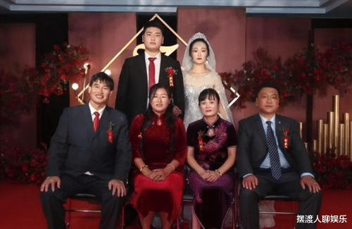 陈亚男|陈亚男离婚事件再出新料，母亲高调退还彩礼，难道又是一次炒作