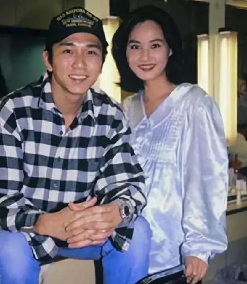 温兆伦|温兆伦：绯闻女友个个漂亮，三婚娶小20岁妻子，女儿比他小50岁
