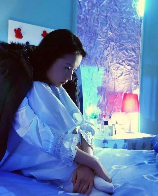 情窦初开的青春|无论剧情多“猎奇”，董洁在这部剧里的颜值，都更新了我的认知