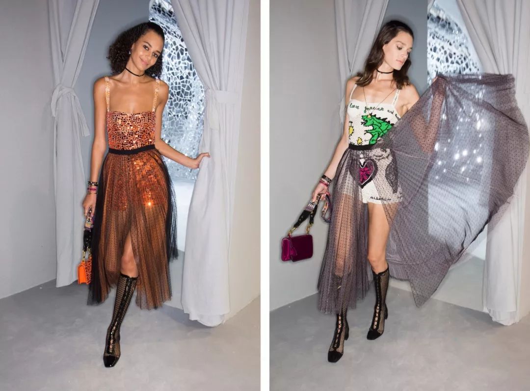 纺织服装时尚内参|今年夏季女装流行方领，一定要够大够宽才时髦~