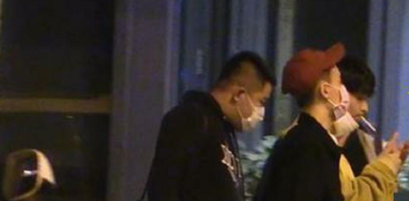 乔杉|明星烟瘾有多大？《极挑》邓伦后，《向往5》乔杉也明目张胆抽烟