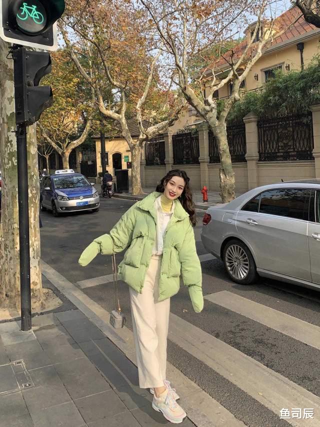 鱼司辰 又降温了，寒潮来临羽绒服这样穿，太适合小个子了，每套都是精髓