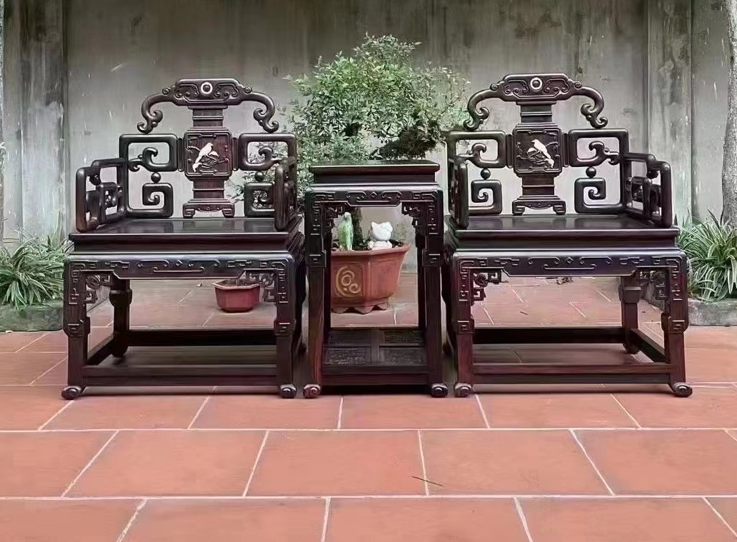 留一半醉|大红酸枝勾云纹扶手椅，厂价几何？