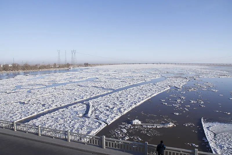 活力内蒙古 磴口即将上演“冰河乍裂”自然大片