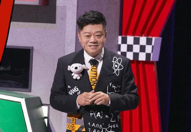 一年一度喜剧大赛|《脱口秀4》刚收官《喜剧大赛》就来了，5位大咖坐镇，首播很精彩