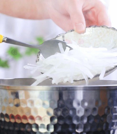 宝宝辅食微课堂|天再热也别逼娃喝水！这样吃，补水补钙又长肉，健康过夏天！