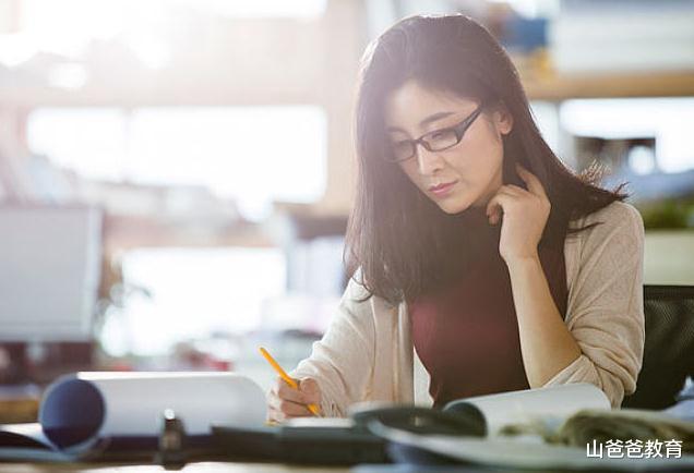 女学生|男生不愿娶的女友职业排行，网红仅排第二，榜首颜值超高令人羡慕