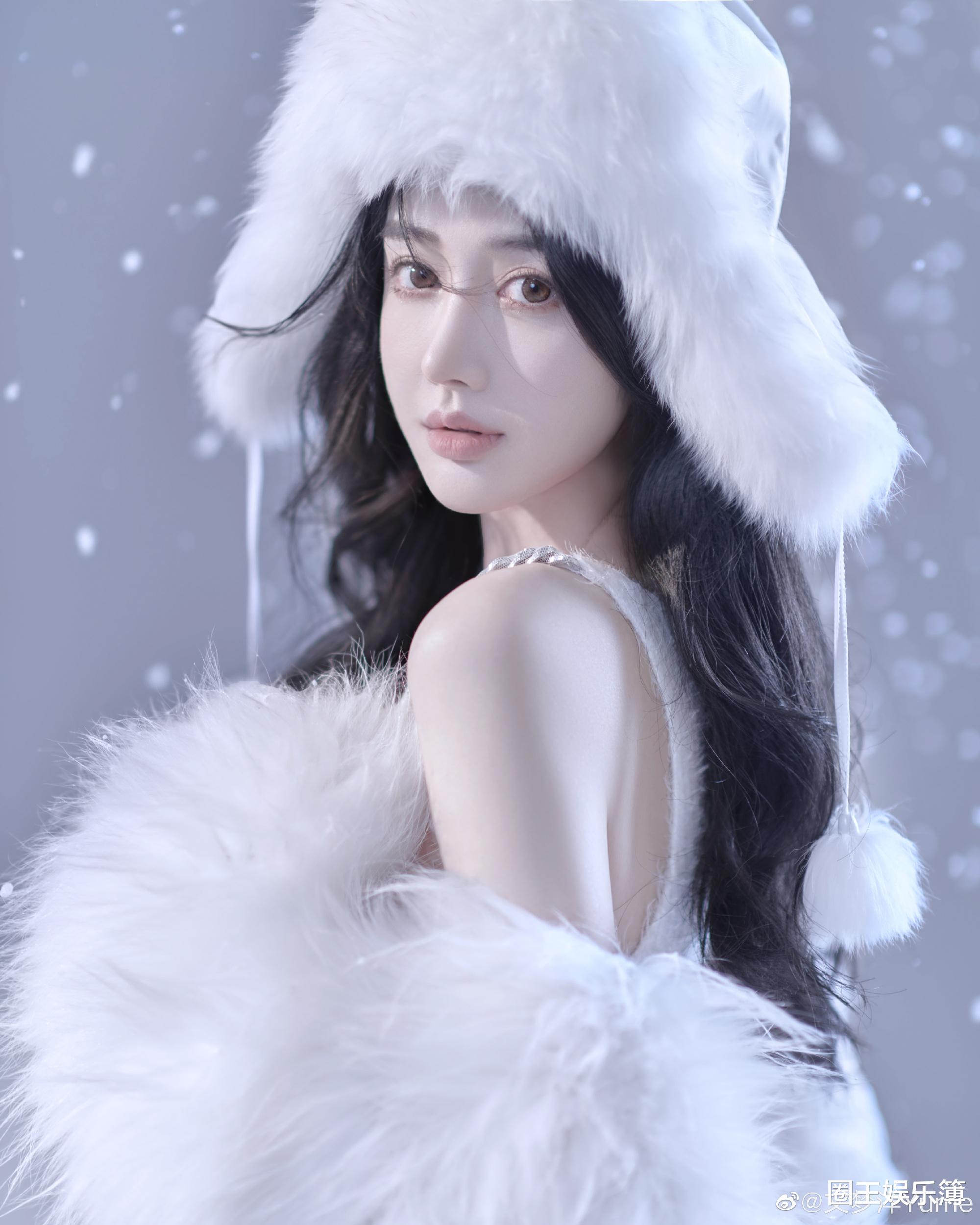 文梦洋|《丑女无敌》“小艾”出道13年大变样，面部僵硬似假娃娃