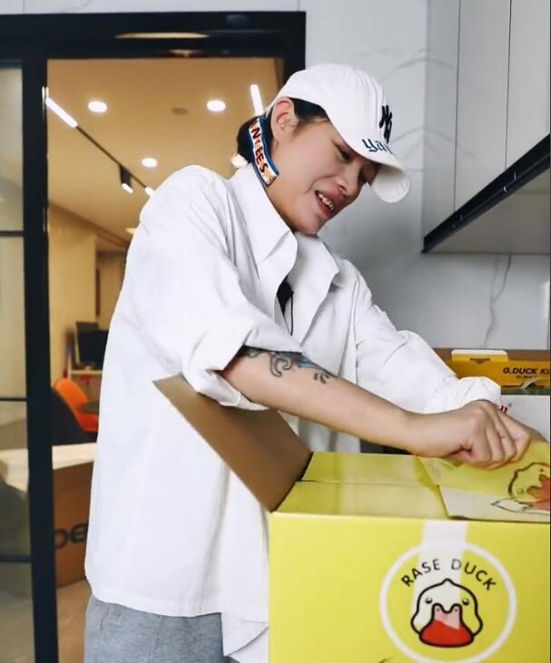 葛荟婕|葛荟婕对女儿念念不忘至今联系不上，当年为汪峰生孩子时还未成年