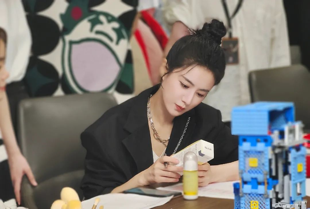 欧莱雅|“第一顶流网红”真面目终于被扒?狂骗5000万人,遭全网打假:赶紧封杀吧!