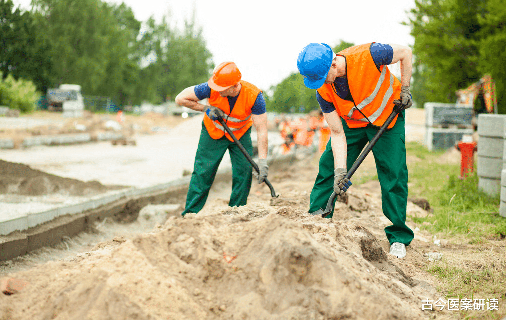 |养膝壮腰的“冠军”已出现，上了年纪多补补，腰酸腿麻慢慢消失