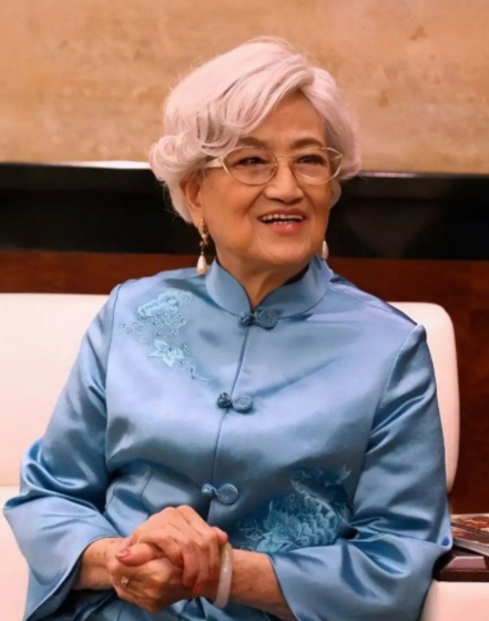 龚俊|林黛玉扮演者王文娟逝世，贾宝玉扮演者沉痛哀悼，王文娟晚年照变化大