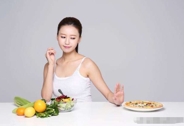 睡眠 女性想要延缓衰老，要远离这几种行为，第一个容易忽略！