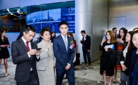 何猷亨|何猷亨情史混乱，长孙之父何猷君望尘莫及，四太为何对他重点培养