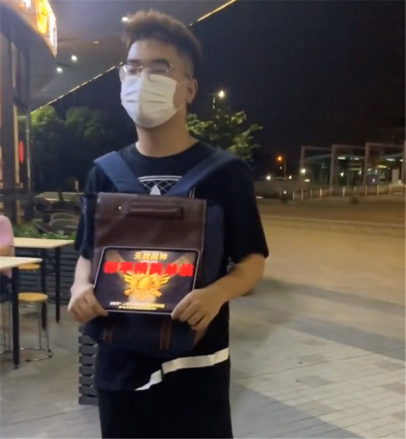 和平精英|吃个桃桃被封大快人心，复出后变身“兵哥哥”？同为顶流ANBK完胜