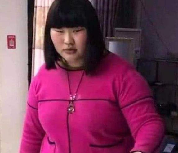 大衣哥女儿减肥归来，对拍摄者恶语相向，这体型看着就不好惹