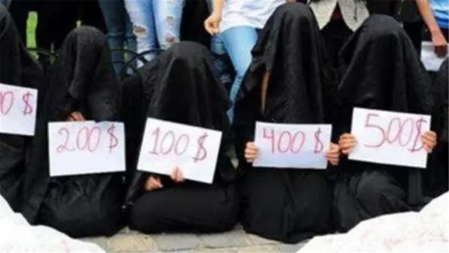 迫於生計，敘利亞女子在黑市“掛牌售賣”，最低隻要450元就可帶走-圖4