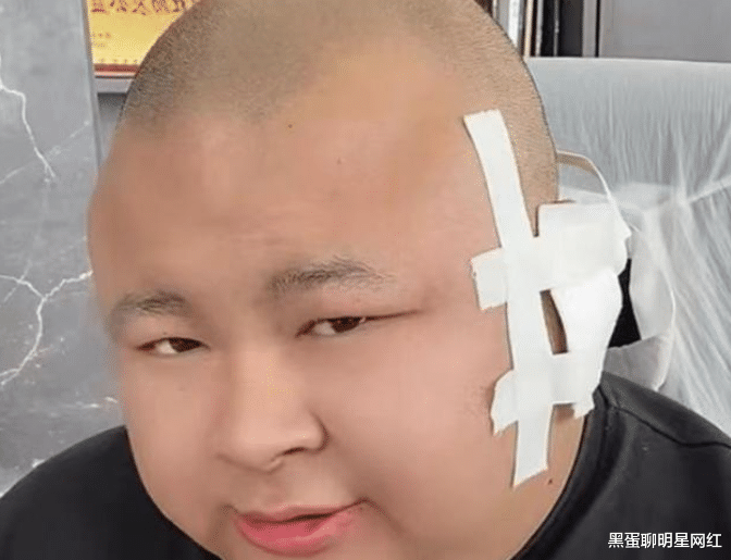 央视网|辛巴为“丁老五”刷20万礼物，多名八卦主播不满，李舒克直播吐槽