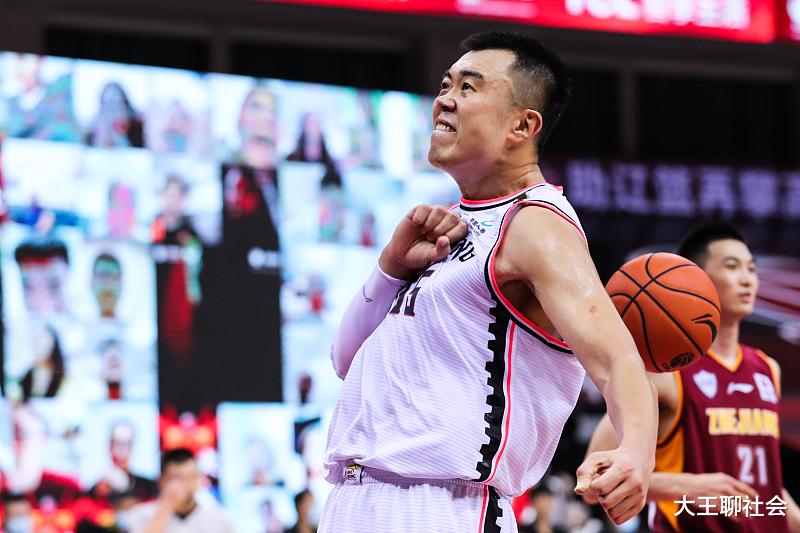 大王聊社会 倾尽所有仍被辽宁球迷炮轰，韩德君做了什么无法原谅的事