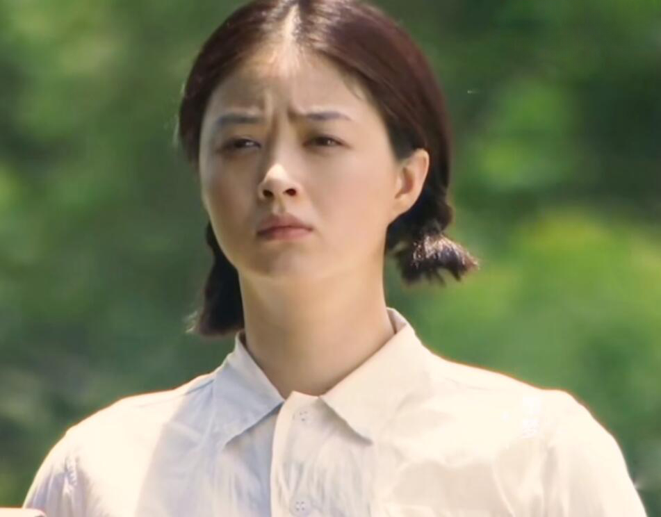 阿娇|5位身材对不起脸的女星，每次红毯别人斗艳，她们却犹如公开处刑