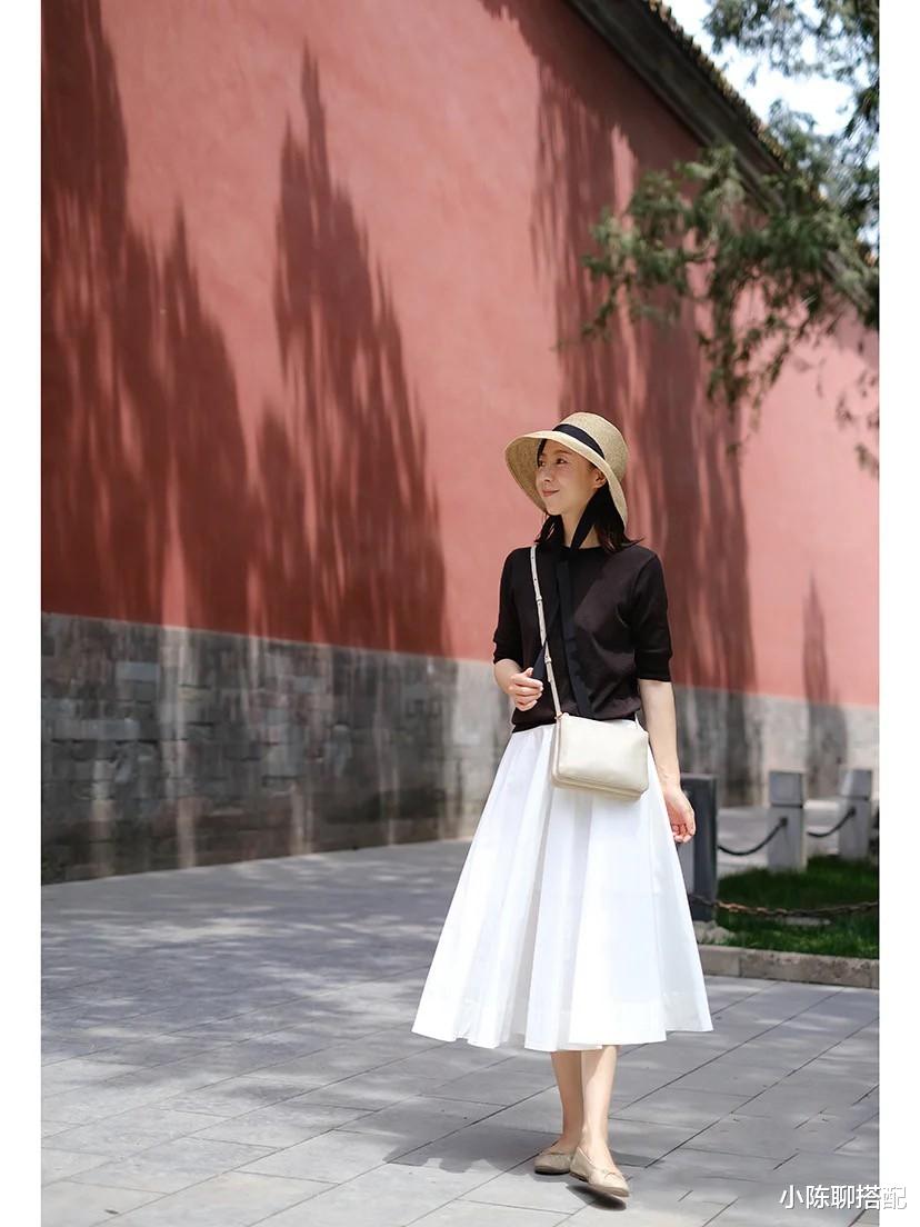 小陈聊搭配|如何将基础款穿得高级？3个要点就足够，极简时尚博主亲自示范