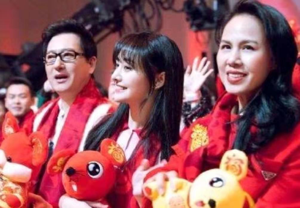 郑爽|“冯小刚”揭幕，郑爽背后的大佬曝光，难怪资源接到手软！