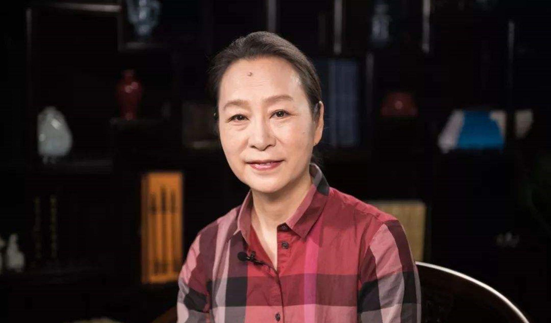 奚美娟|奚美娟：流产后再次怀孕却被周野芒抛弃，丈夫转身娶了“琼女郎”