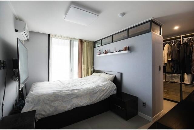 卧室床别再靠墙摆放了,把床往后移70公分,直接多出一间房!