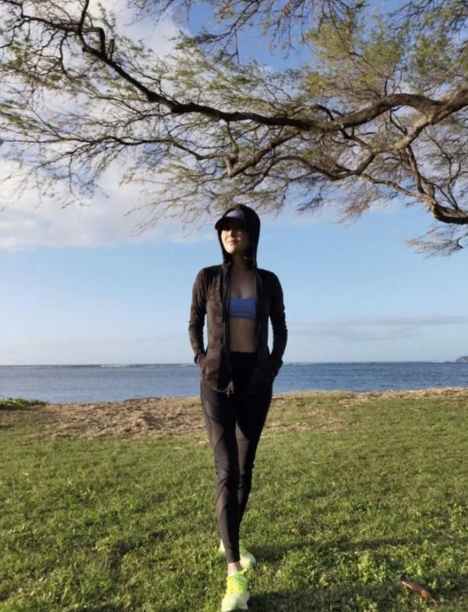 牛莉|47岁的牛莉18岁的身材，看到健身照后，网友：这才是男人的心头肉