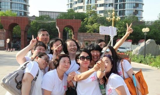 现象尽在眼中 同样参加同学聚会,一种随叫随到、一种根本请不动,到底差在哪?