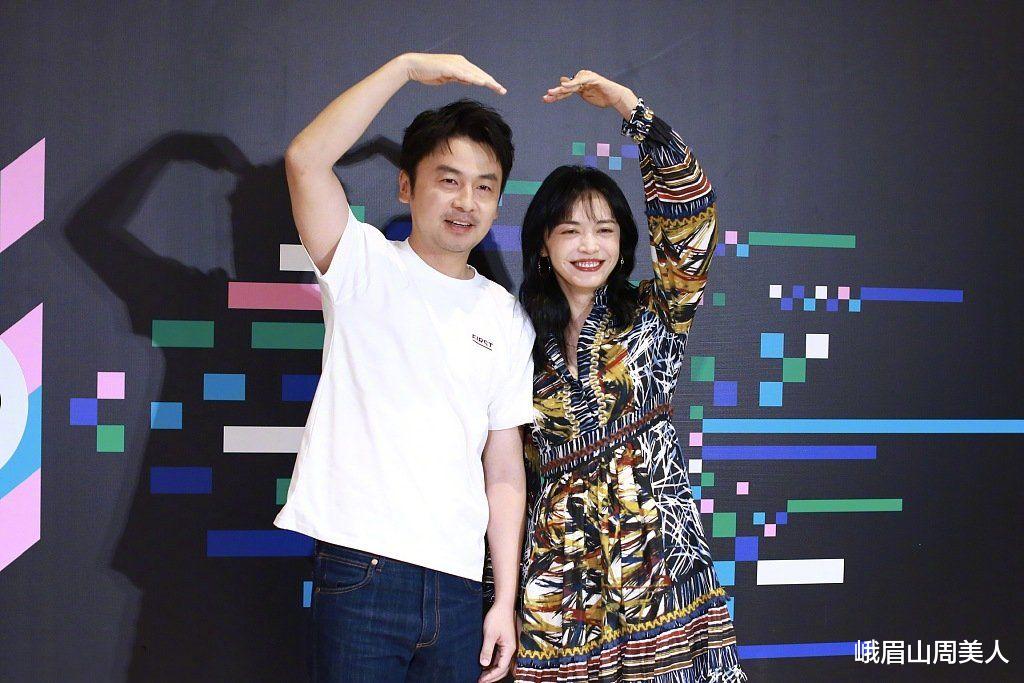 峨眉山周美人|姚晨留空气刘海好嫩!穿膝上花裙秀美腿,看着一点不像42岁阿姨