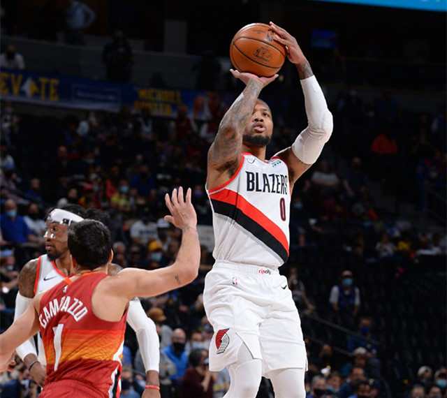 |这就投了？中圈就出手！超级大三分！利指导真不讲理：3分线已成摆设