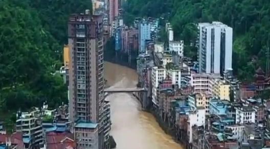  中国最窄县城，身处峡谷之中，真“一线城市”