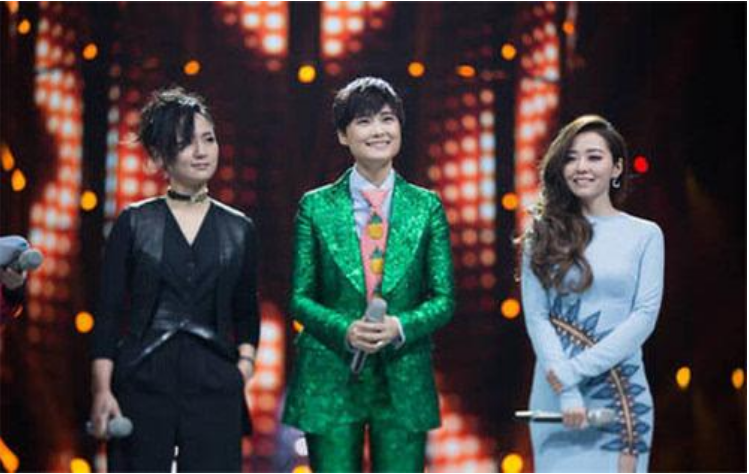 安又琪|38岁超女冠军至今未婚，为赚钱到县城接商演，自嘲：我早就不红了