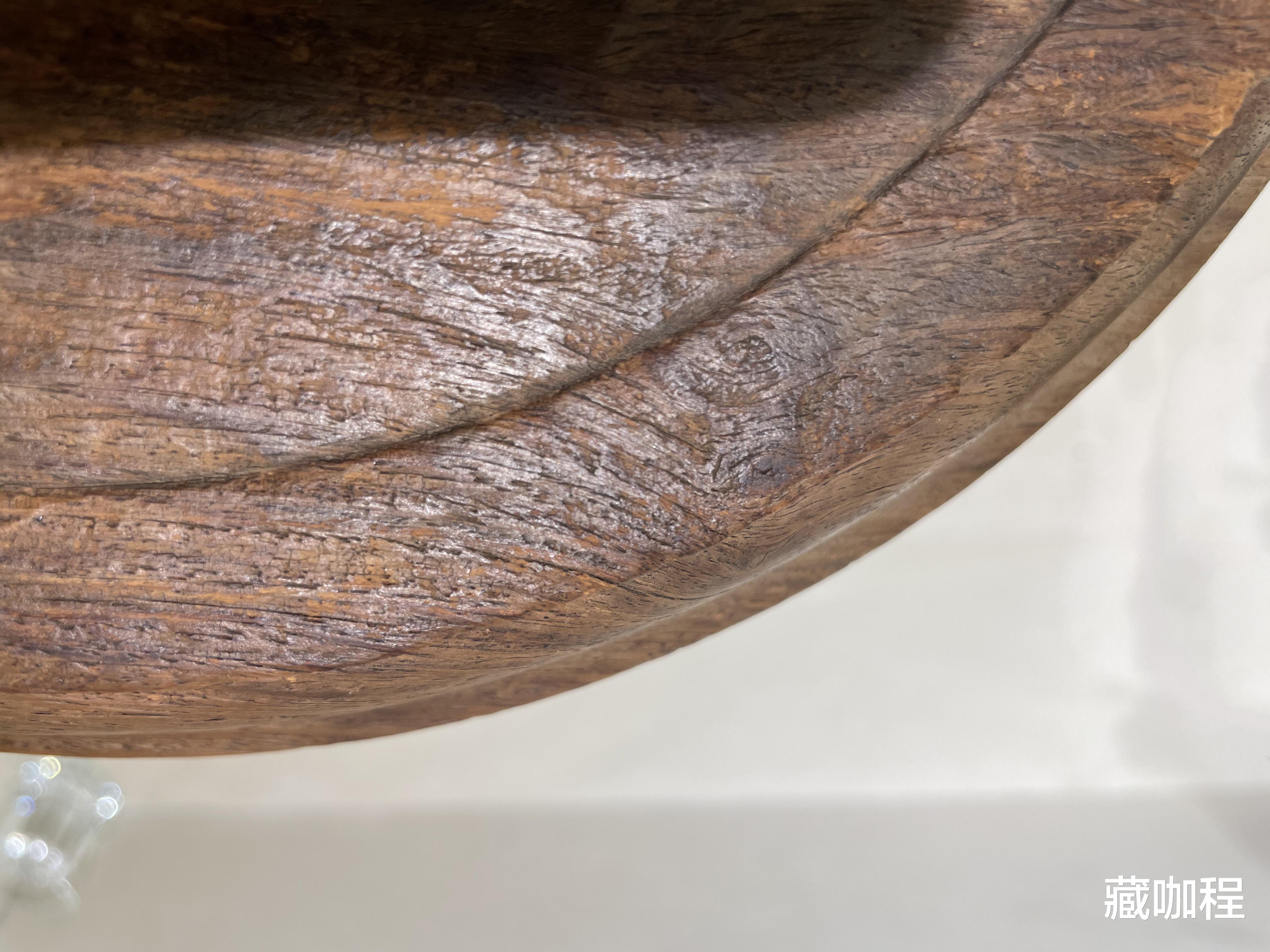 |沧桑老木盘表面，未打磨黄花梨特征满满
