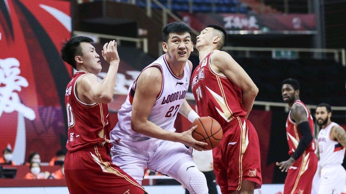 山东男篮 二选一！巩晓彬中意CBA两大神塔 陶汉林迎来帮手 争议内线或被交易