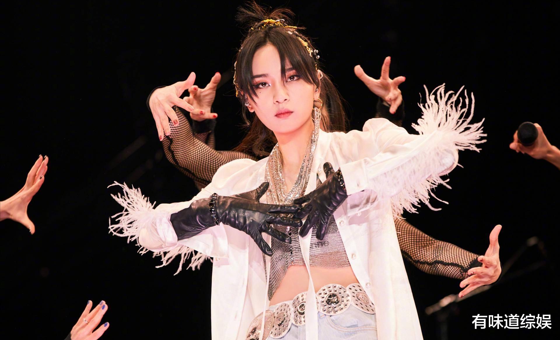 周笔畅|周笔畅整容成功！回应：本来照着杨幂整结果却整成了杨紫，刘诗诗