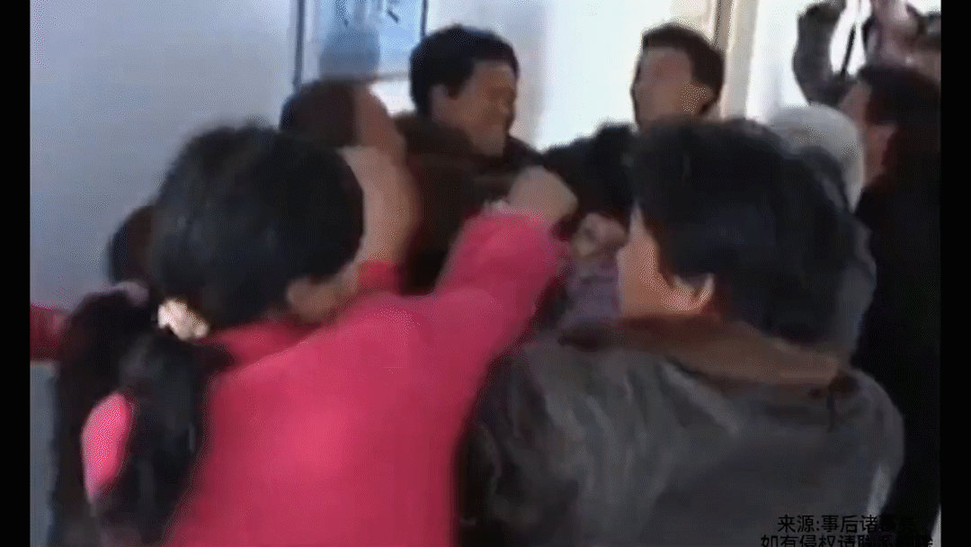 歪骆驼|从避而远之，到亲妈叔父来争抚养权，在金钱面前亲人会有多丑陋？