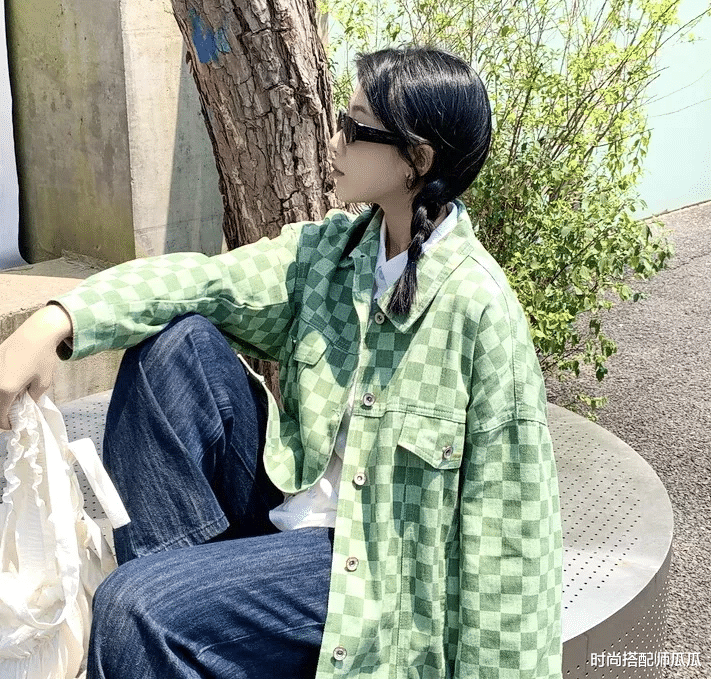 穿衣搭配|?火遍娱乐圈的“棋盘格”，究竟美在哪里？学会这样穿，高级又吸睛