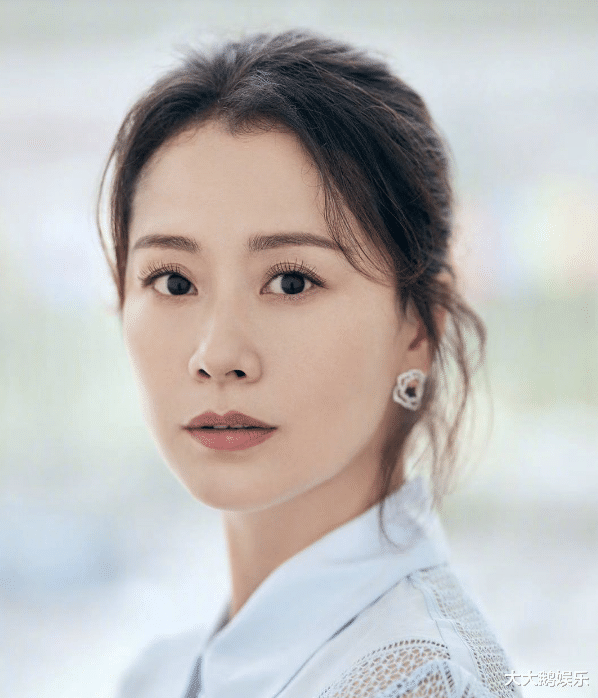 海清|海清，为女演员出头被批低情商，拒绝潜规则，她的底气来自于家族