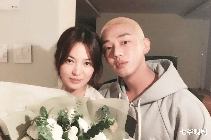 宋慧乔|出道20年的庆祝，有前夫有师弟，再过5年宋慧乔身边只剩刘亚仁？