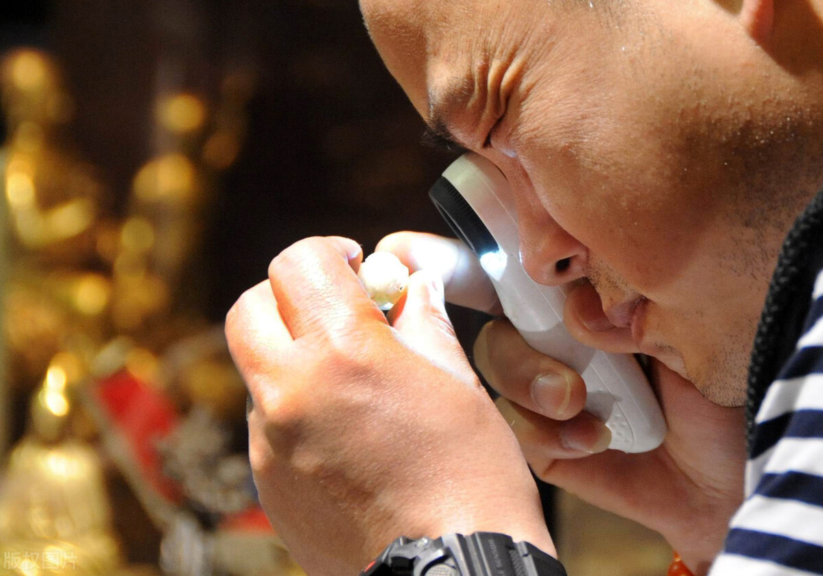 新型毒品 古玩收藏20年疯狂期已过，古玩儿女不要带来的问题，比古玩卖不掉更严重，已经成为顽疾！