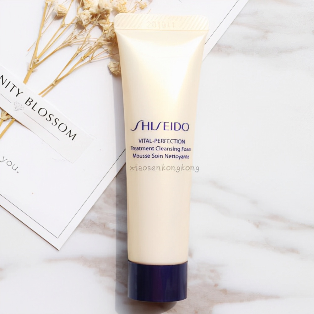 谷梁凝雁 哪款洗面奶温和好用适合秋冬使用？这些洗面奶让肌肤水润不紧绷