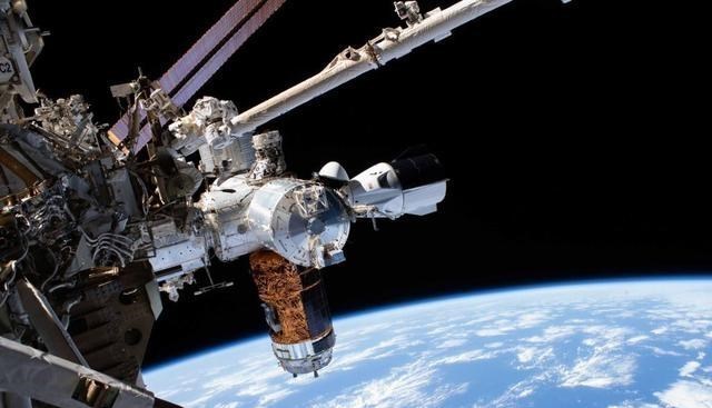 外太空多事一周:Crew3宇航员太空行走,空间站躲避飞马火箭碎片