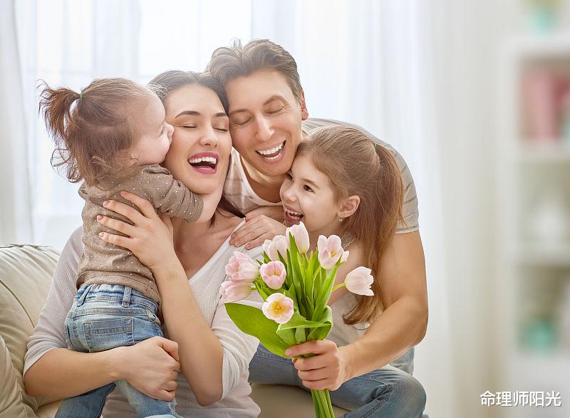 命理师阳光|往后岁月，这对人被好运缠绕
