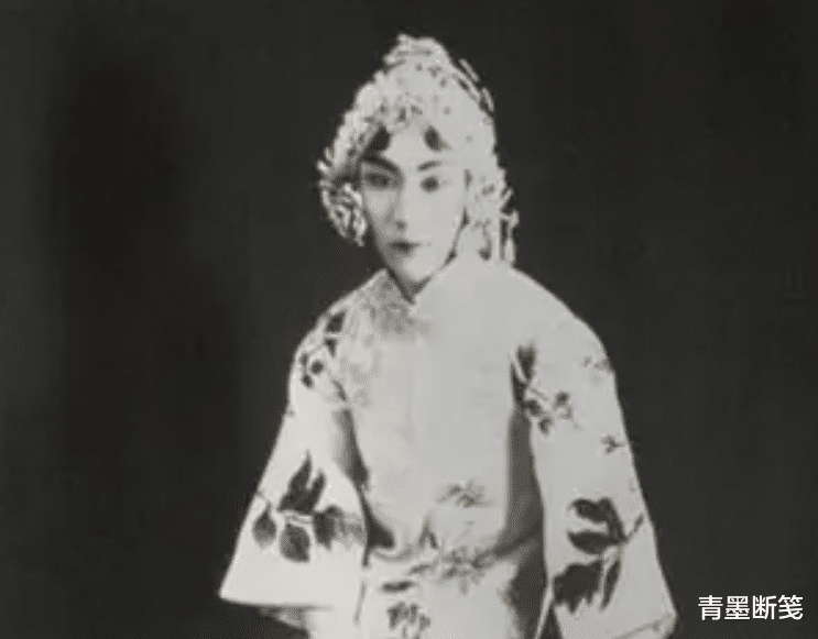 新婚之夜新娘被掉包,盖头一掀结果是她姑姑,到底发生了什么?